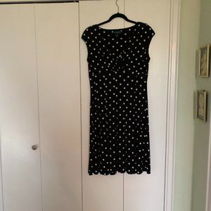 Sleeveless V-neck Black and white polka dot dress
